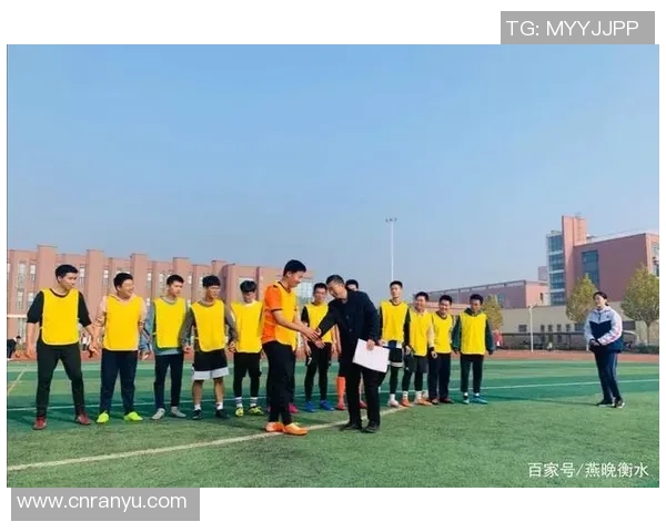 超帅黑人足球明星的魅力与成就揭示了运动场上的风采与激情 超帅黑人足球明星的魅力与成就揭示了运动场上的风采与激情